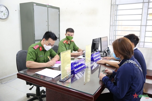 Hà Nội: Gần 1.500 phương tiện đăng ký mới trong tuần đầu tiên phân cấp về công an xã

